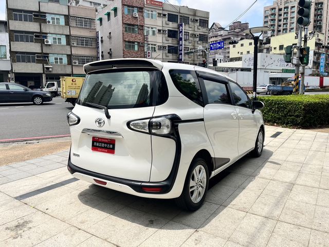 SIENTA 1.8  第5張相片