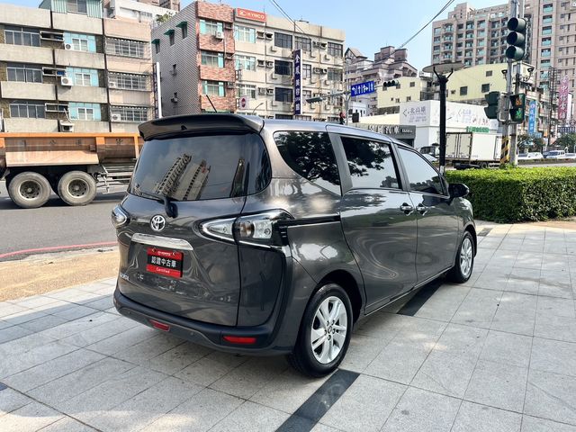 SIENTA 1.8  第5張相片