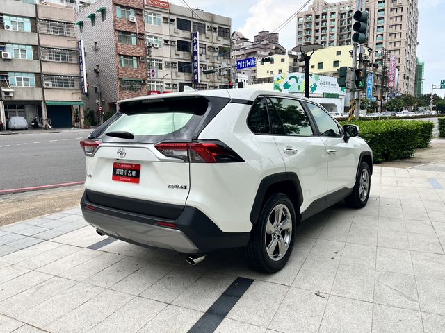 RAV4 2.0  第5張相片