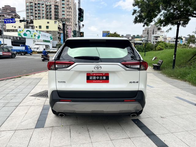RAV4 2.0  第6張相片
