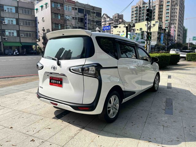 SIENTA 1.8  第5張相片