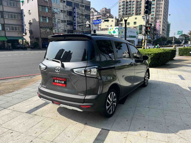 SIENTA 1.8  第5張相片