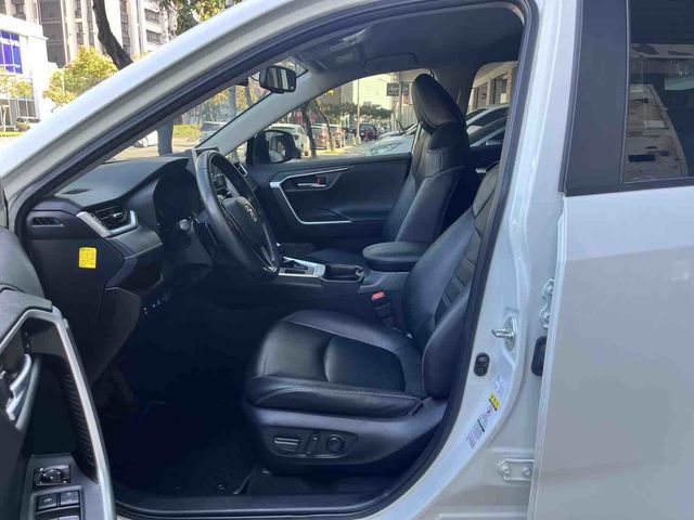 RAV4 2.0  第8張相片