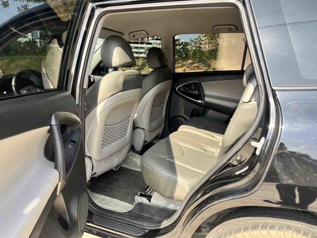 RAV4 2.4 2WD  第9張相片