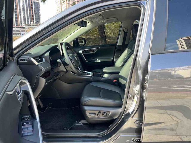 RAV4 2.0  第8張相片