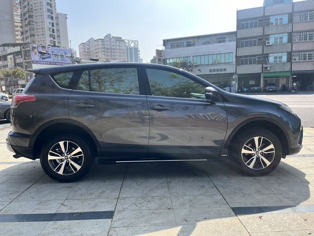 RAV4 2.0  第4張相片