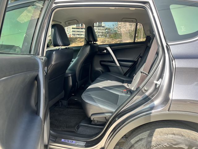 RAV4 2.0  第9張相片