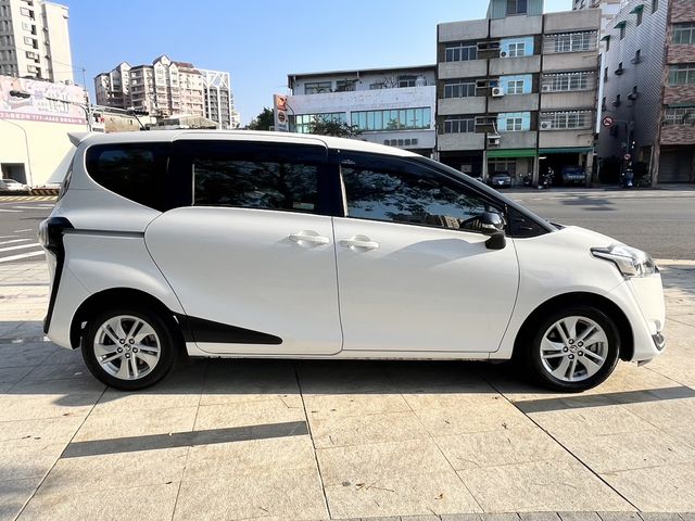 SIENTA 1.8  第4張相片