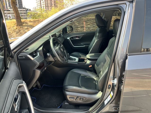 RAV4 2.5 HV  第8張相片