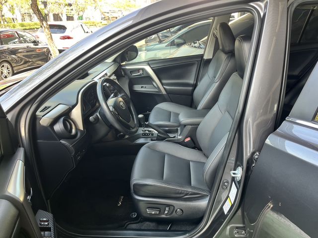 RAV4 2.0  第8張相片