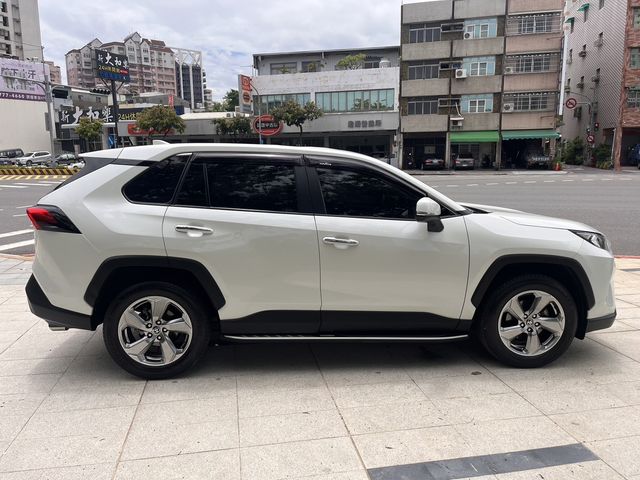 RAV4 2.0  第4張相片