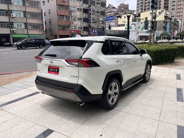 RAV4 2.0  第5張相片