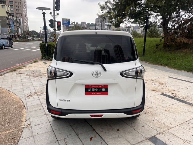 SIENTA 1.8  第6張相片