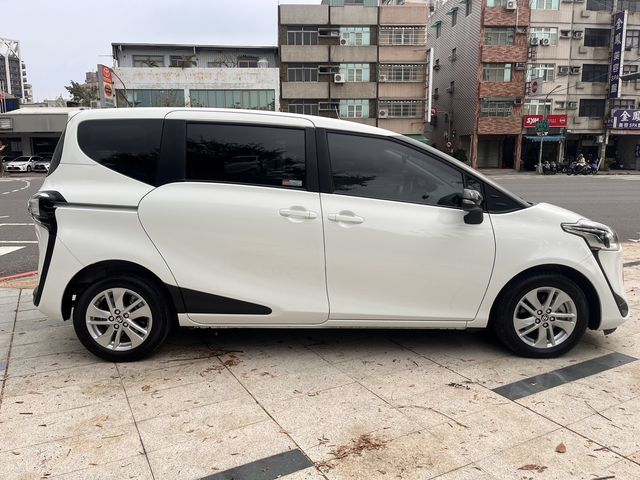 SIENTA 1.8  第4張相片