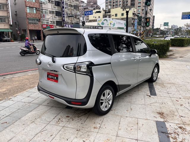 SIENTA 1.8  第5張相片
