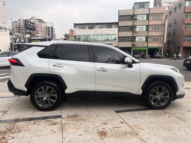 RAV4 2.0  第4張相片