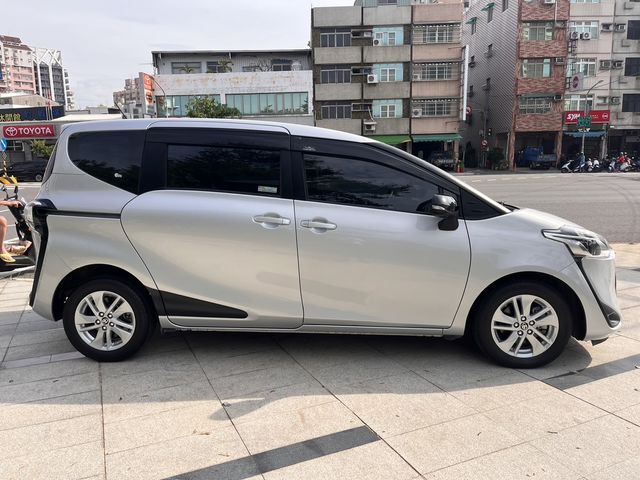 SIENTA 1.8  第4張相片