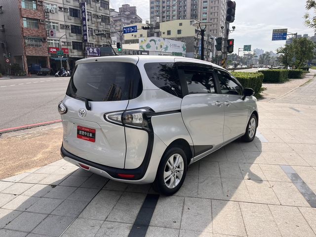 SIENTA 1.8  第5張相片