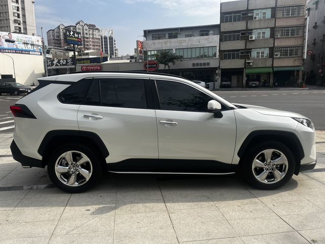 RAV4 2.0  第4張相片