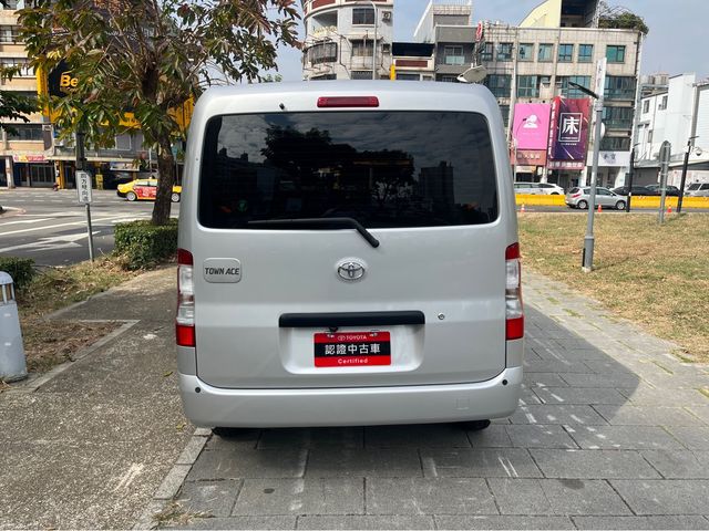 TOWN ACE VAN 5人  第6張相片