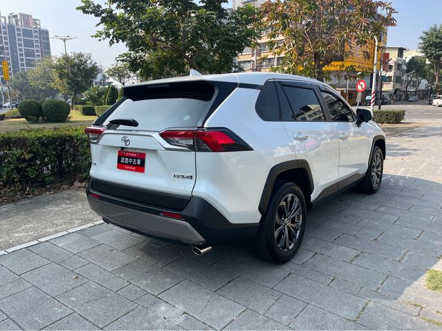 RAV4 2.0  第5張相片