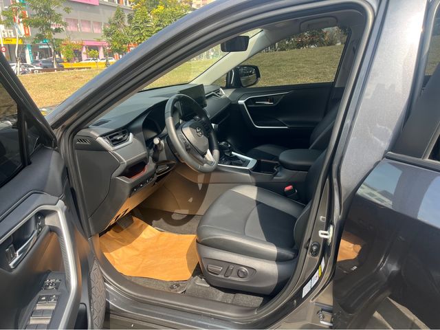 RAV4 2.0  第8張相片