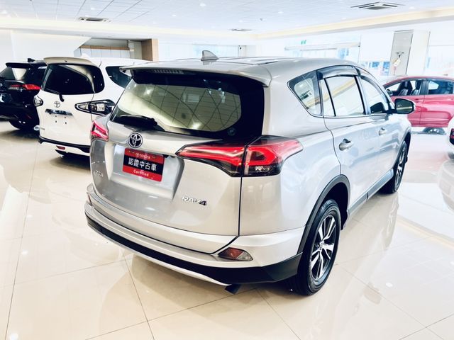 RAV4 2.0  第5張相片