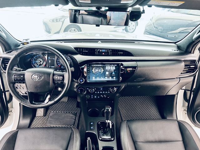 HILUX  第7張相片