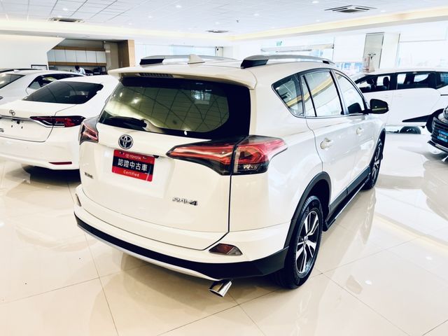 RAV4 2.0  第5張相片