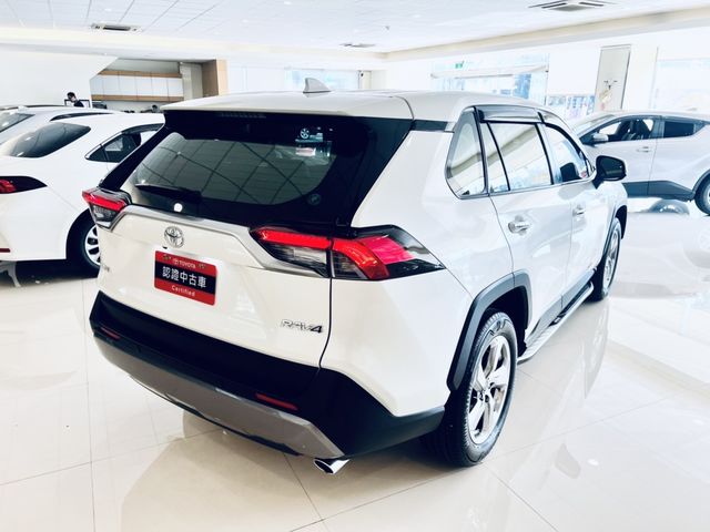 RAV4 2.0  第5張相片