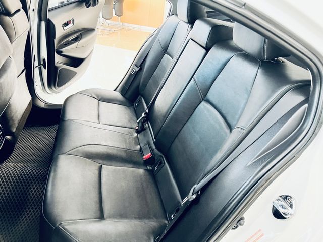 ALTIS 1.8  第9張相片