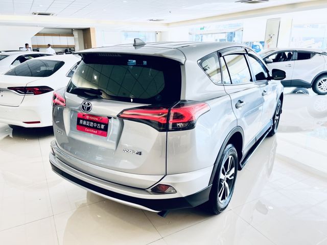 RAV4 2.0  第5張相片
