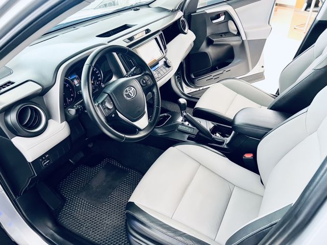 RAV4 2.0  第8張相片