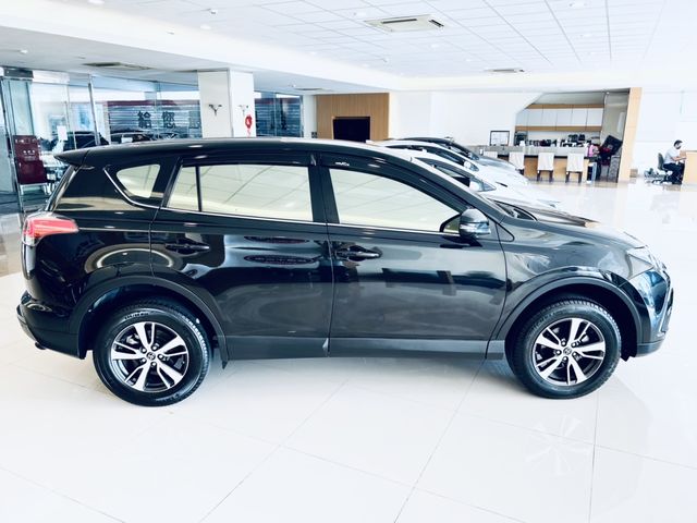 RAV4 2.0  第4張相片