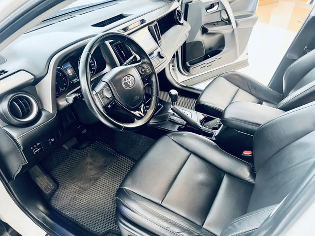 RAV4 2.0  第8張相片