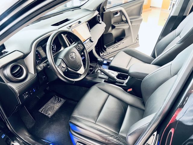 RAV4 2.5  第8張相片