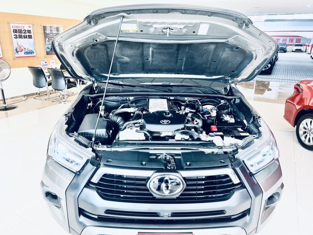 HILUX 2.8  第10張相片