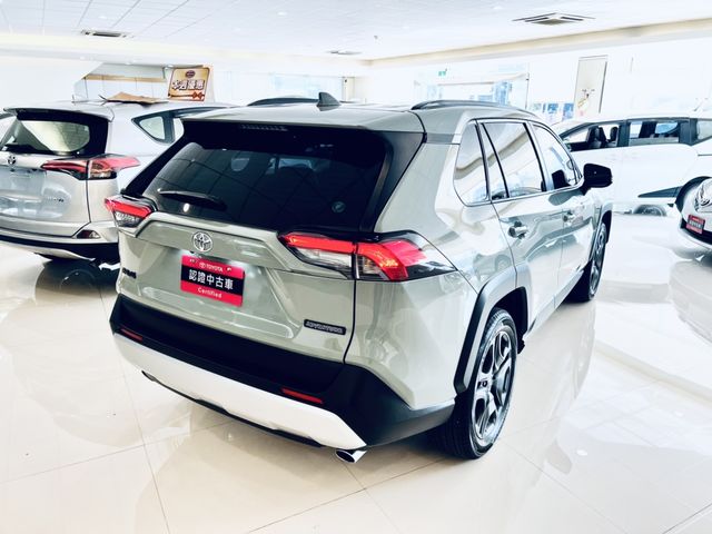RAV4 2.0  第5張相片