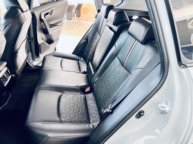 RAV4 2.0  第9張相片