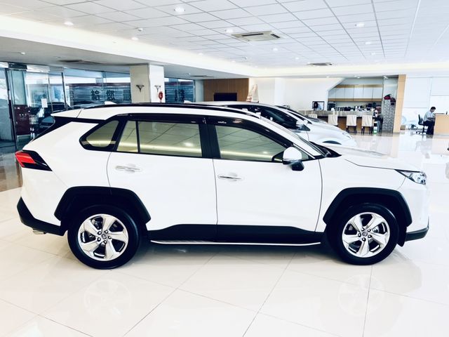 RAV4 2.0  第4張相片