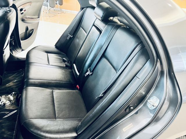 ALTIS 1.8  第9張相片