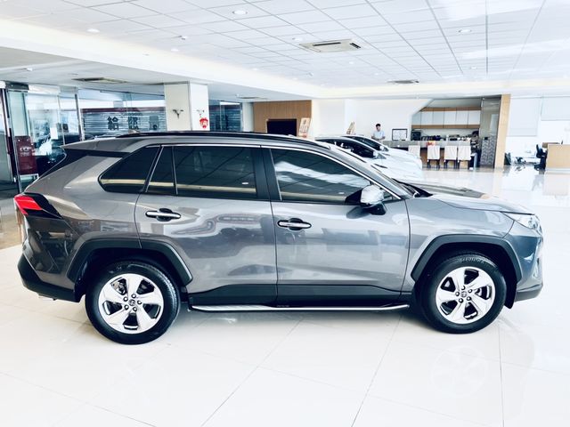 RAV4 2.0  第4張相片