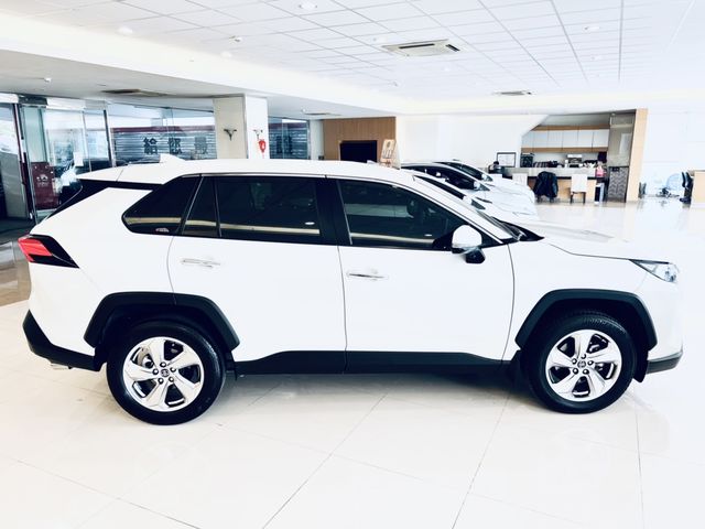 RAV4 2.0  第4張相片