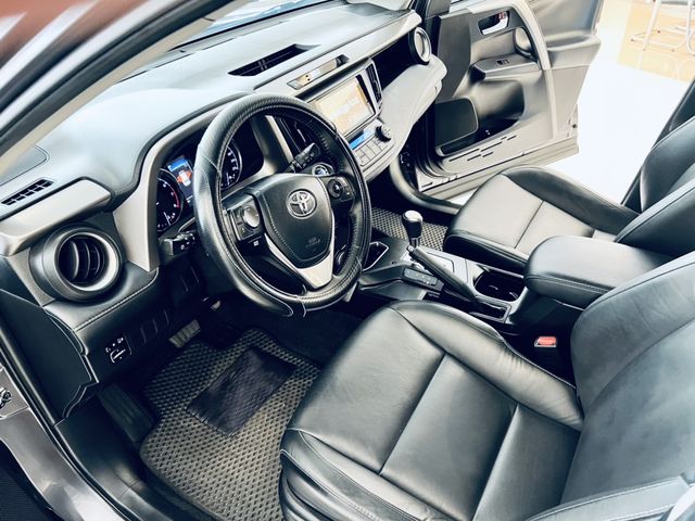 RAV4 2.0  第8張相片