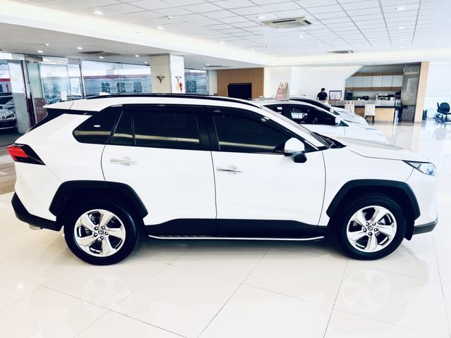 RAV4 2.0  第4張相片