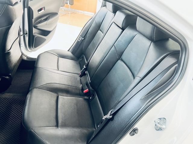 ALTIS 1.8  第9張相片