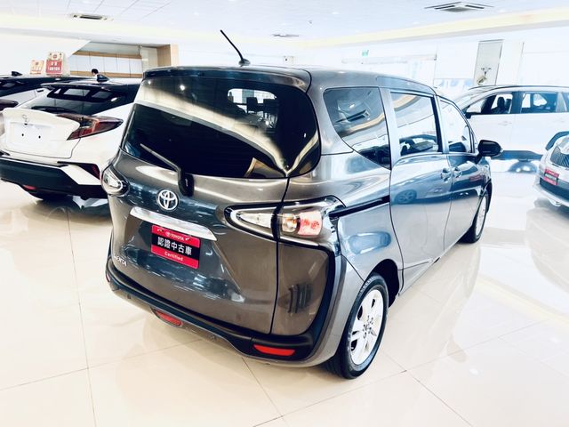 SIENTA 1.8  第5張相片