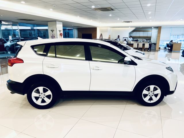 RAV4 2.0  第4張相片