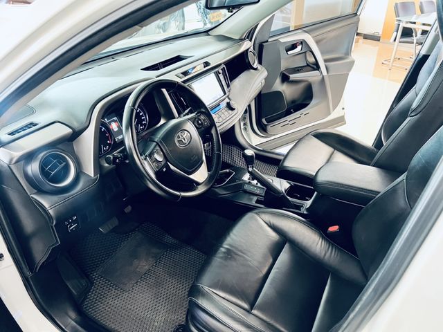 RAV4 2.0  第8張相片