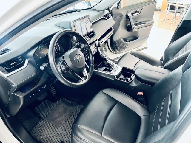 RAV4 2.0  第8張相片